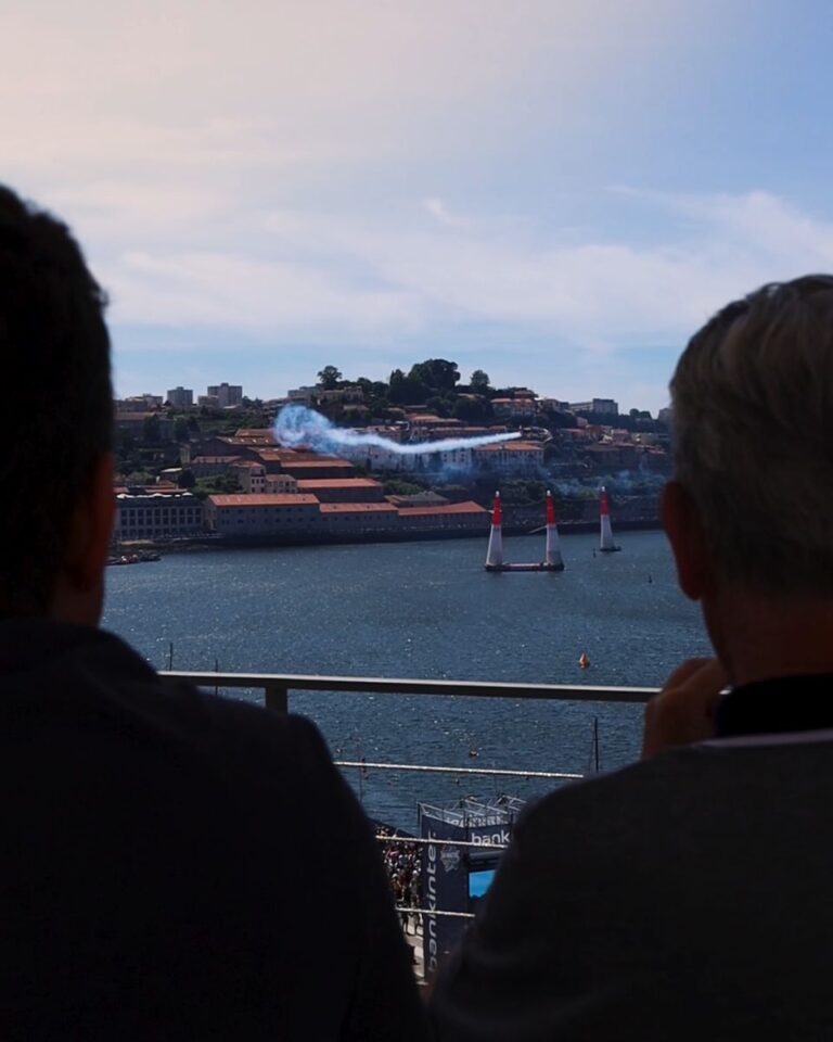 Rabelo Rooftop Restaurant Airplane Show Event in Porto Gaia