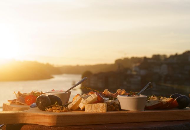Rabelo Rooftop Restaurant Gastronomy in Porto Gaia