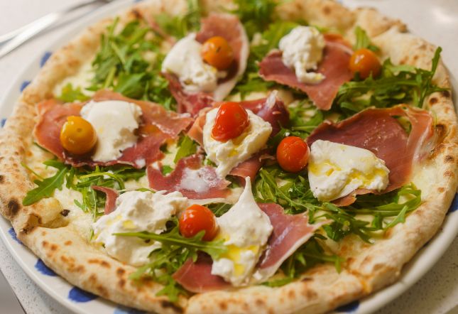 Rabelo Rooftop Restaurant Italian and Pizza in Porto Gaia