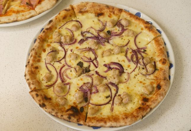 Rabelo Rooftop Restaurant Italian and Pizza in Porto Gaia